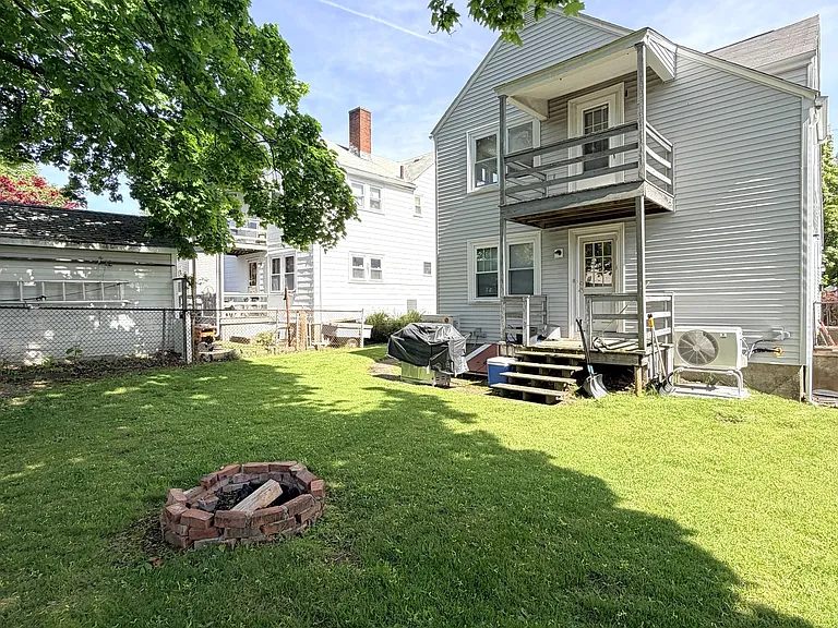 15 Lawn Ave #2 — Photo 3