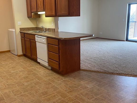 5th image of 1142 17th St N APT 204