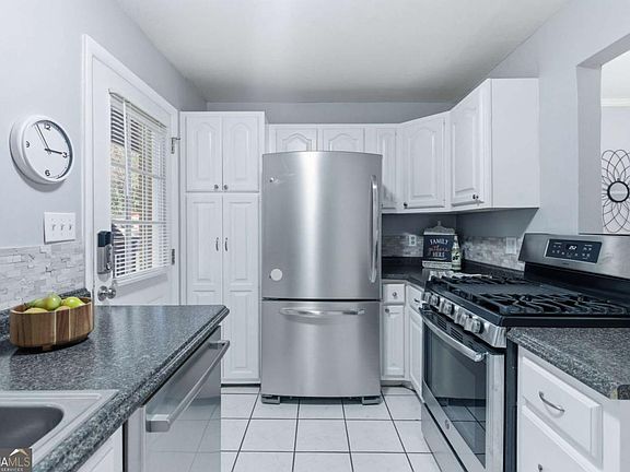 3rd image of 1010 Scott Blvd APT B1