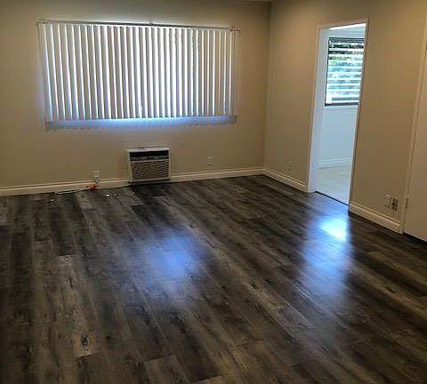 4th image of 4408 Murietta Ave #6