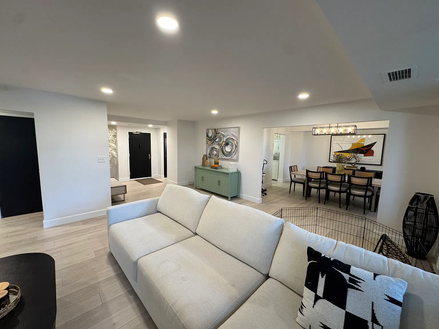 3 bed, 2.5 bath, 2030 sqft, $4,700 — Photo 2