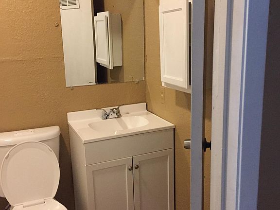 4th image of 1016 Sunglo Dr APT 2
