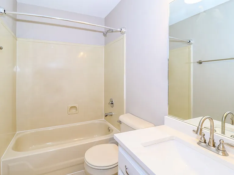 1123 Dove Hollow Cir W — Photo 14