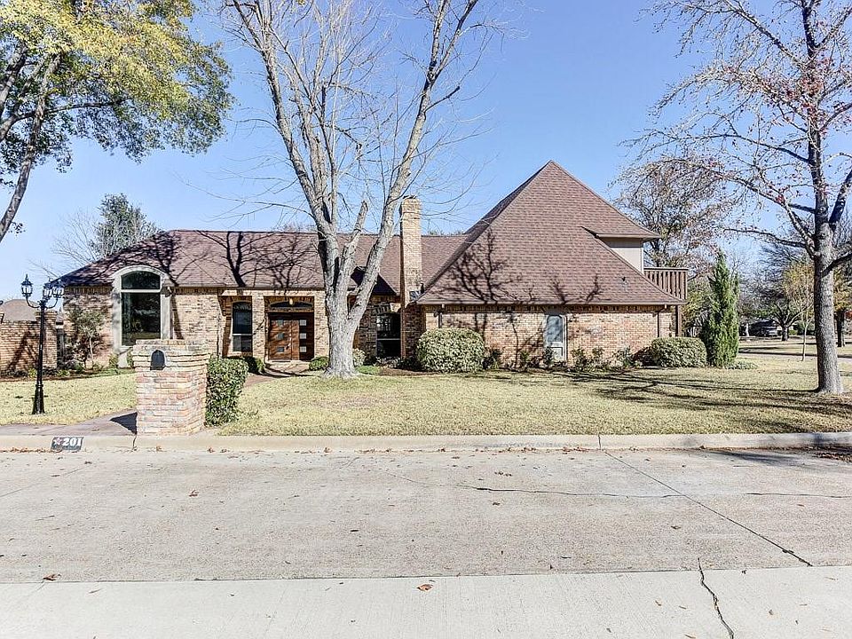 1st image of 201 Oakmont Dr