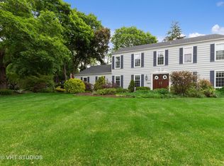 1029 Havenwood Dr, Libertyville, IL 60048