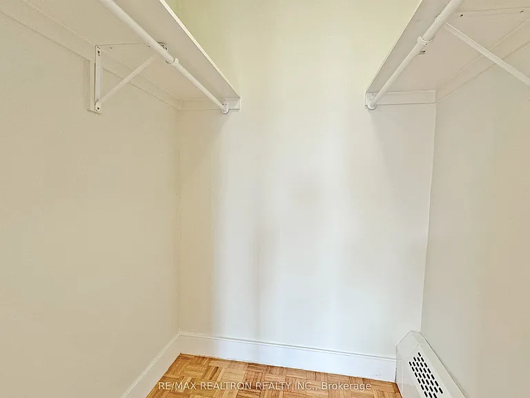 666 Spadina Ave #903 — Photo 12