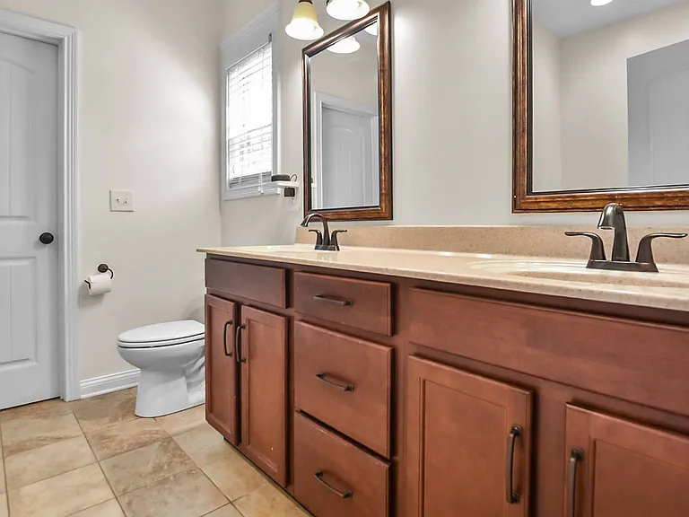750 Cavalier Dr — Photo 11