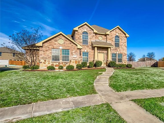3rd image of 2227 Cedarwood Dr