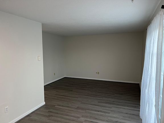 New Wall, Ceiling and Trim Paint Throughout