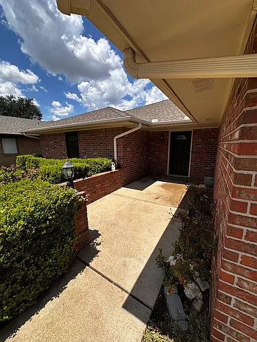 2724 Southpark Ln Photo 1