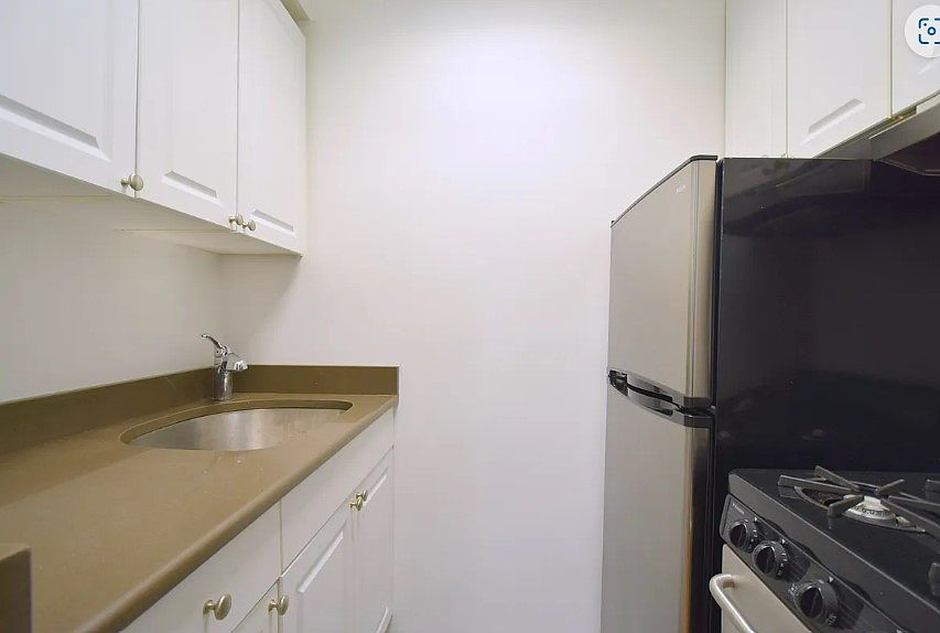 2nd image of 534 E 85th St APT 4A