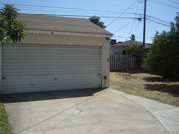 3rd image of 12618 Gilmore St