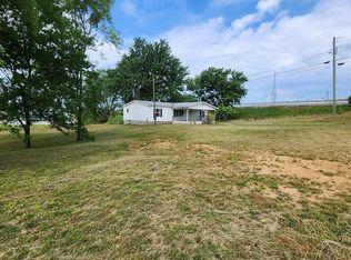 9962 Highway 111, Byrdstown, TN 38549