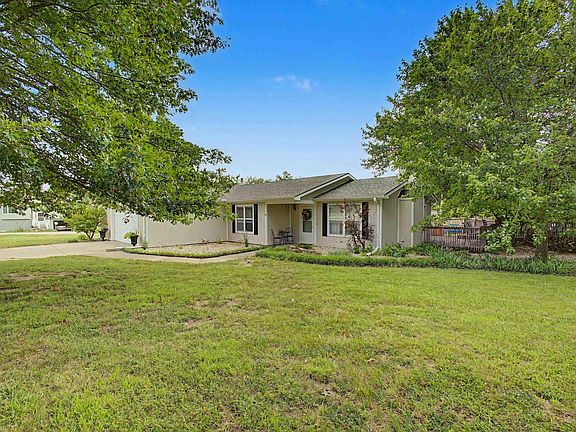 2nd image of 2464 Brookfield Dr