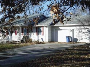 405 E Tuggle St, Gallatin, MO 64640