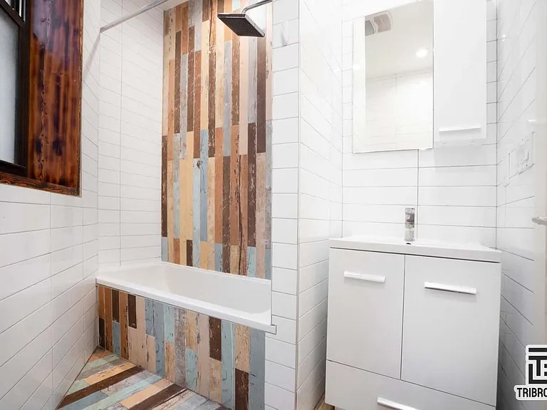 924 Saint Marks Ave #3R — Photo 7
