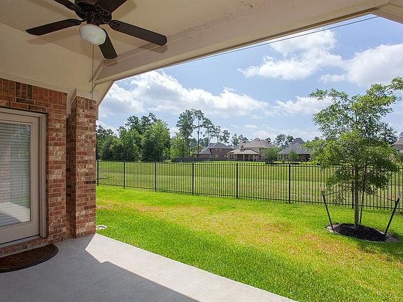 4th image of 43 E Wading Pond Cir