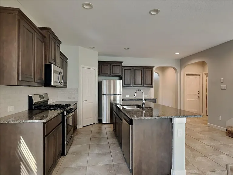 9329 Belle River Trl — Photo 4