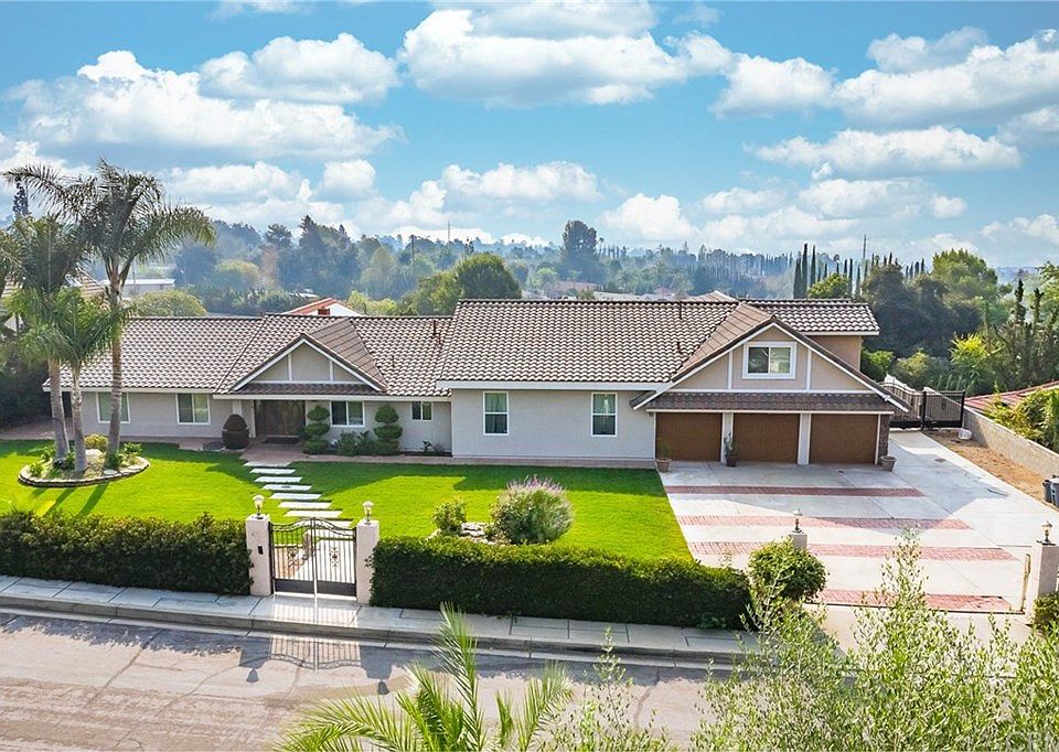1st image of 2508 Euclid Cres E