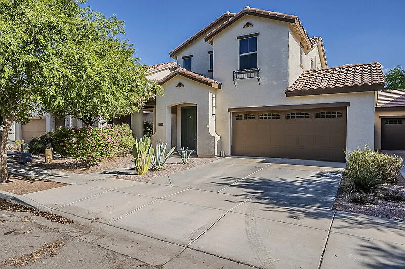 3 bed, 2.5 bath, 1781 sqft, $2,198 — Photo 2