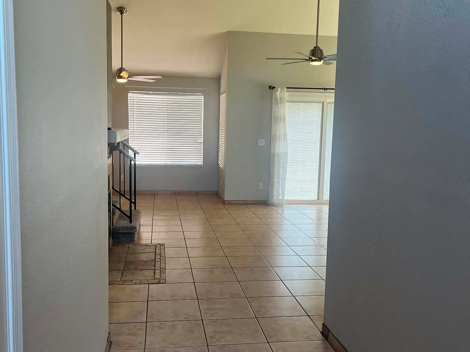 4 bed, 1408 sqft, $2,449 — Photo 4