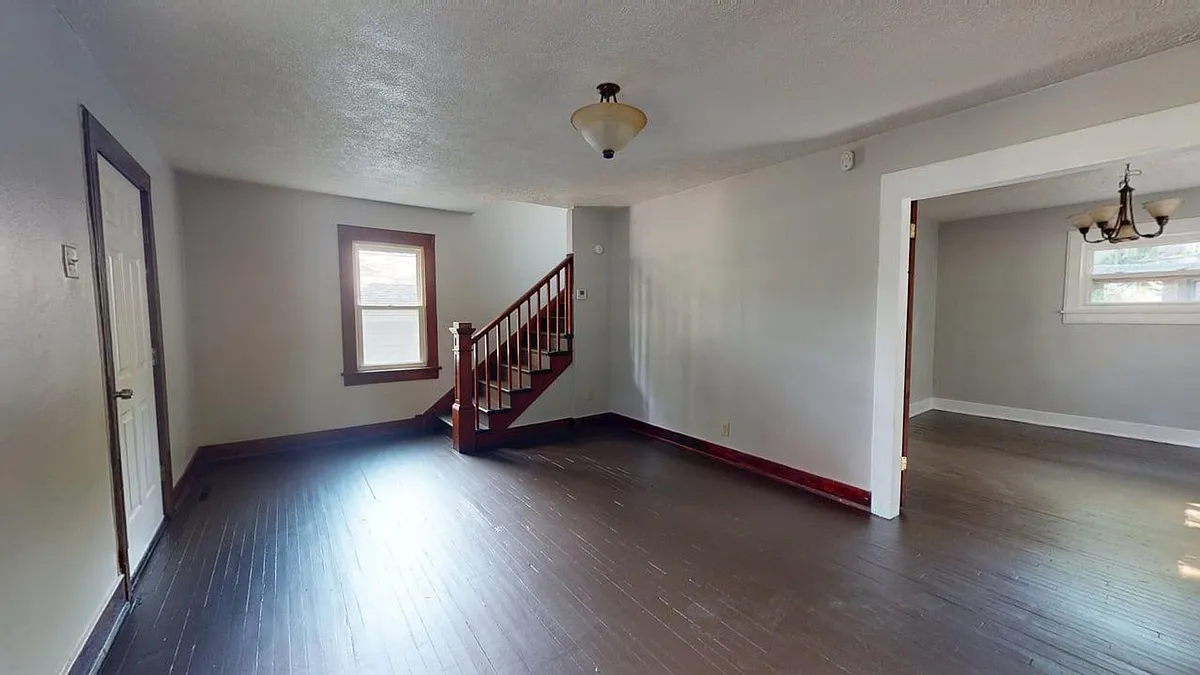 Building Photo - 1297 Pondview Ave