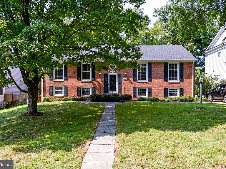 7513 Sebago Rd — Photo 4