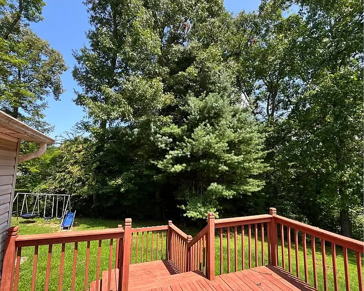 104 Adams Ln — Photo 19