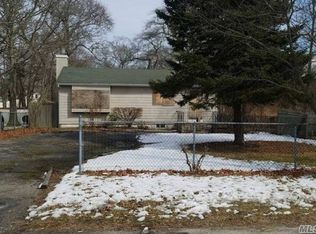 53 Johns Neck Rd, Shirley, NY 11967