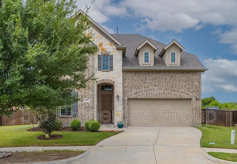 3521 Camden Ct — Photo 1