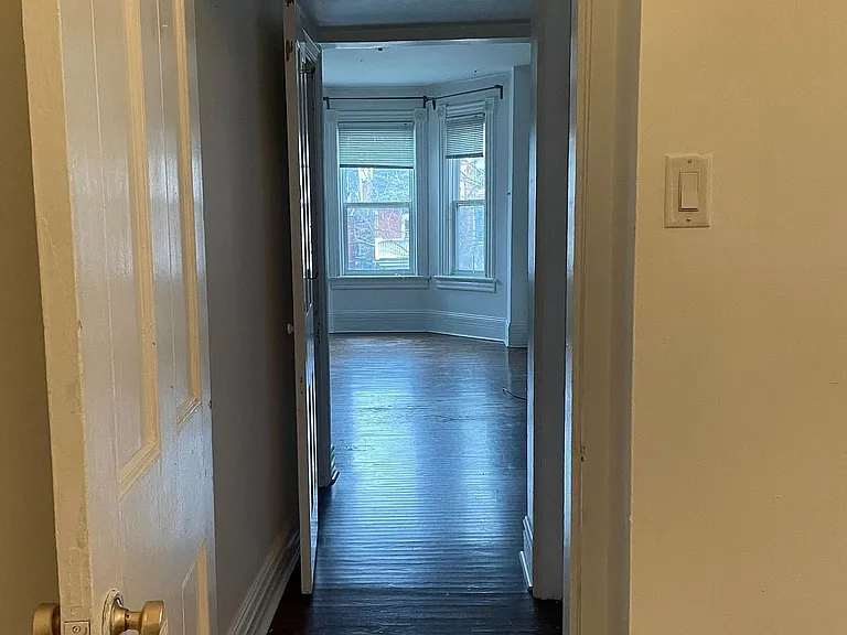 190 Dunn Ave — Photo 5