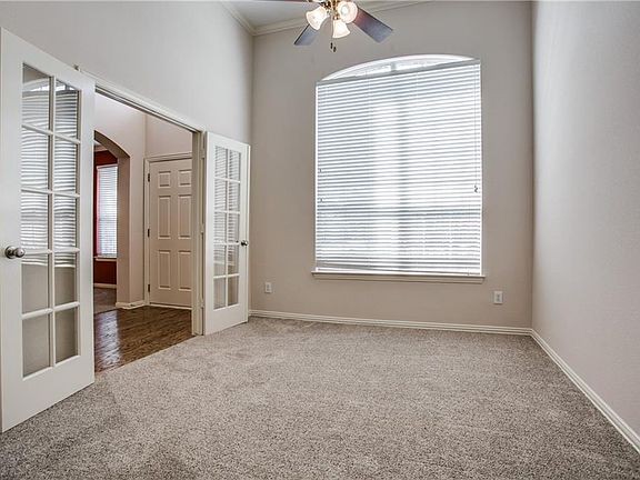 3rd image of 427 Lakehurst Dr