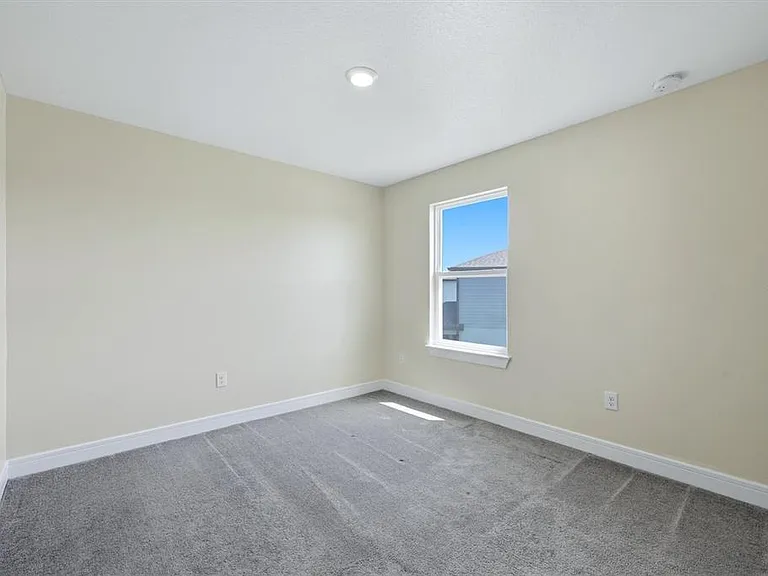 9108 Royal River Cir — Photo 24