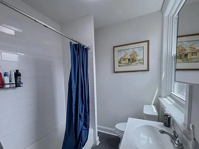 2037 Spring Garden St #3FF — Photo 7