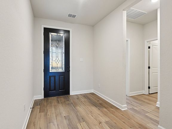 Nopal Valley - Makenzie Interior Image 2