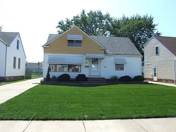 2nd image of 372 E 307th St