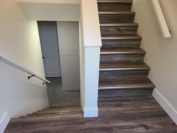 4th image of 10007 W 99th St