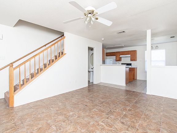 3rd image of 2310 Wildewood Dr Unit B
