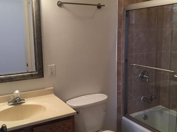 4th image of 2259 W Diversey Ave #1428