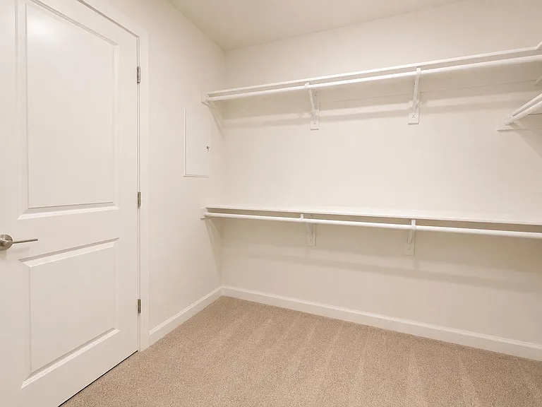 613 Laurel Ln — Photo 21