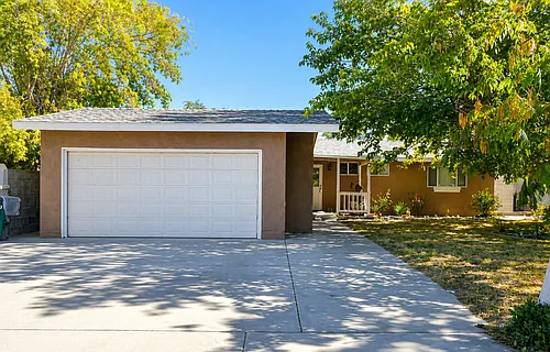 43826 Adler Ave Photo 1