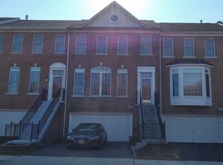 12425 Dorforth Dr, Fairfax, VA 22033