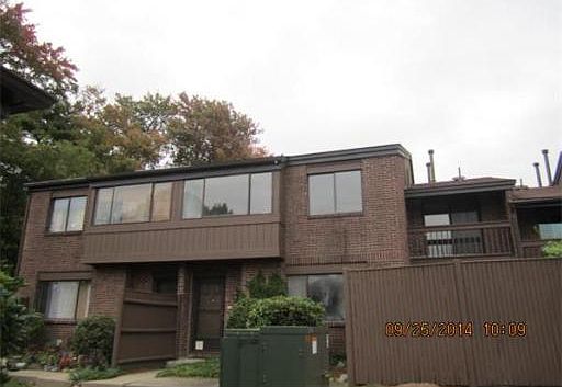 1st image of 4 Laurelwood Dr