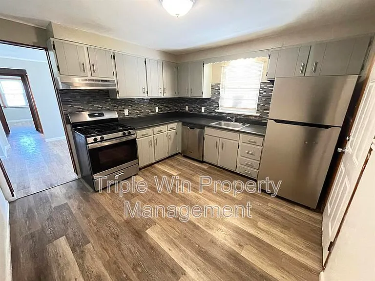 1280 Saint Catherine St — Photo 13