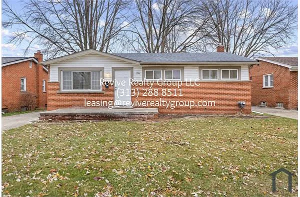 1746 Beaupre Ave photo 1