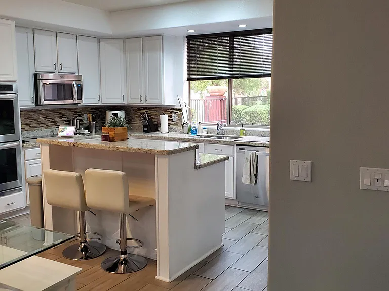 4322 N 78th St #6 — Photo 12