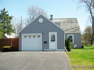 109 Kensington Dr, Utica, NY 13501