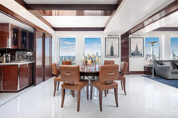 Sold by Sotheby's International Realty | media 4