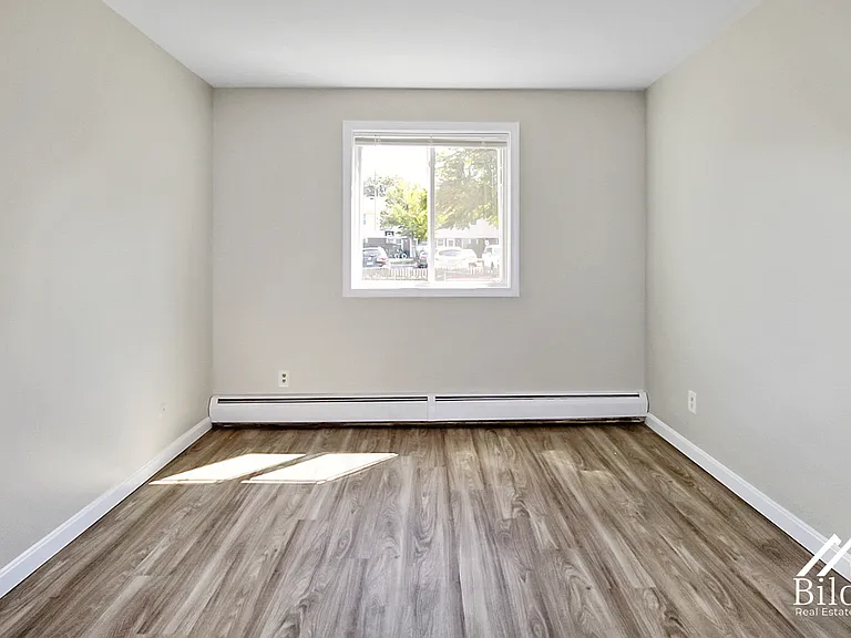 18 Lee Rd — Photo 39