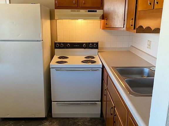 3rd image of 7495 Hazelcrest Dr APT E